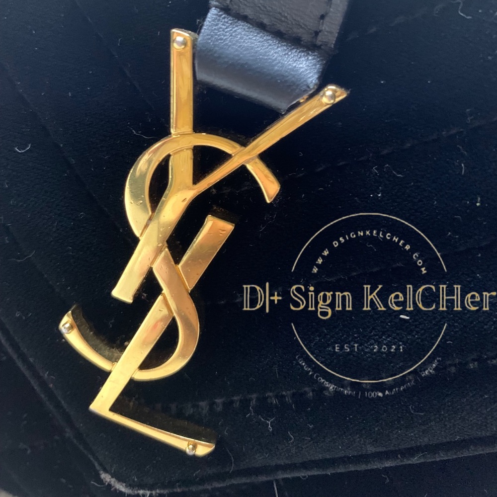 Yves Saint Laurent Velvet Monogram Triquilt Envelope Bag in Black - Picture 8 of 16